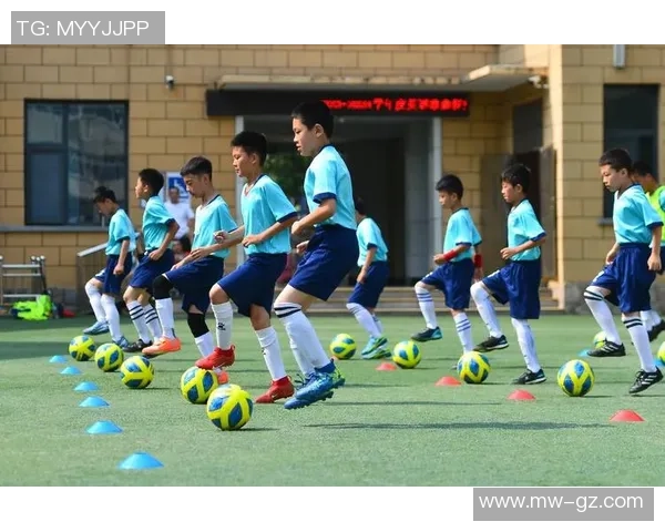 球星如何通过科学训练提高足球技术和竞技水平的全面解析