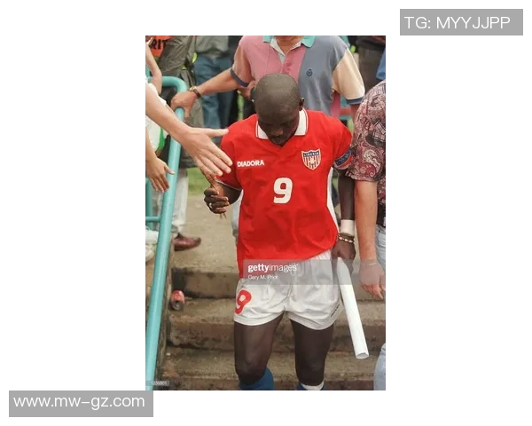 聚焦足球球星动态打造全球球迷互动交流与精彩瞬间分享平台 聚焦足球球星动态打造全球球迷互动交流与精彩瞬间分享平台