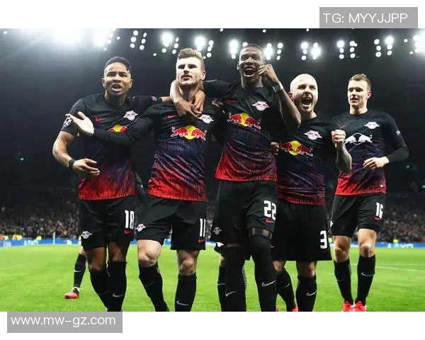 吃鸡足球球星赛场传奇从草根到巅峰的热血逆袭故事 吃鸡足球球星赛场传奇从草根到巅峰的热血逆袭故事