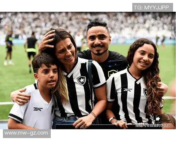 足球传奇谢幕时刻 盘点那些令人动容的退役瞬间 足球传奇谢幕时刻 盘点那些令人动容的退役瞬间